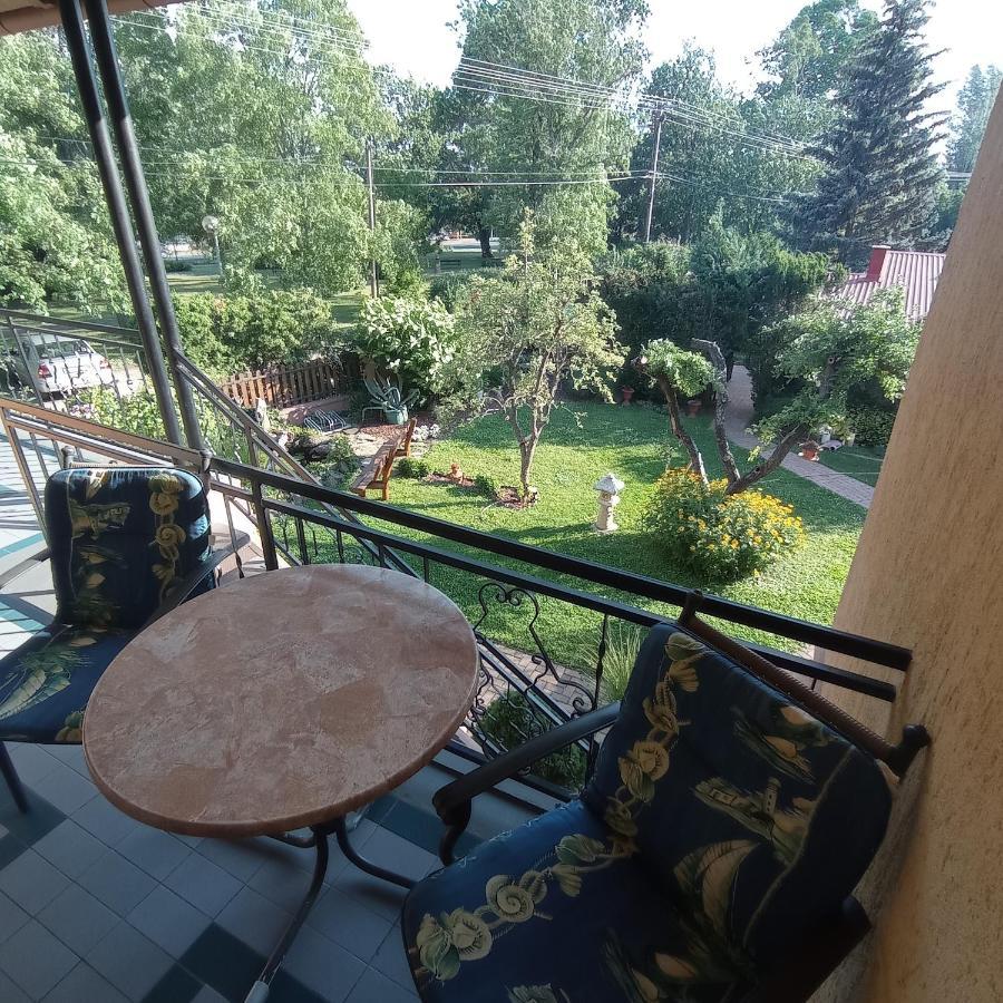 Rozsa Apartman Alsoors Exterior photo