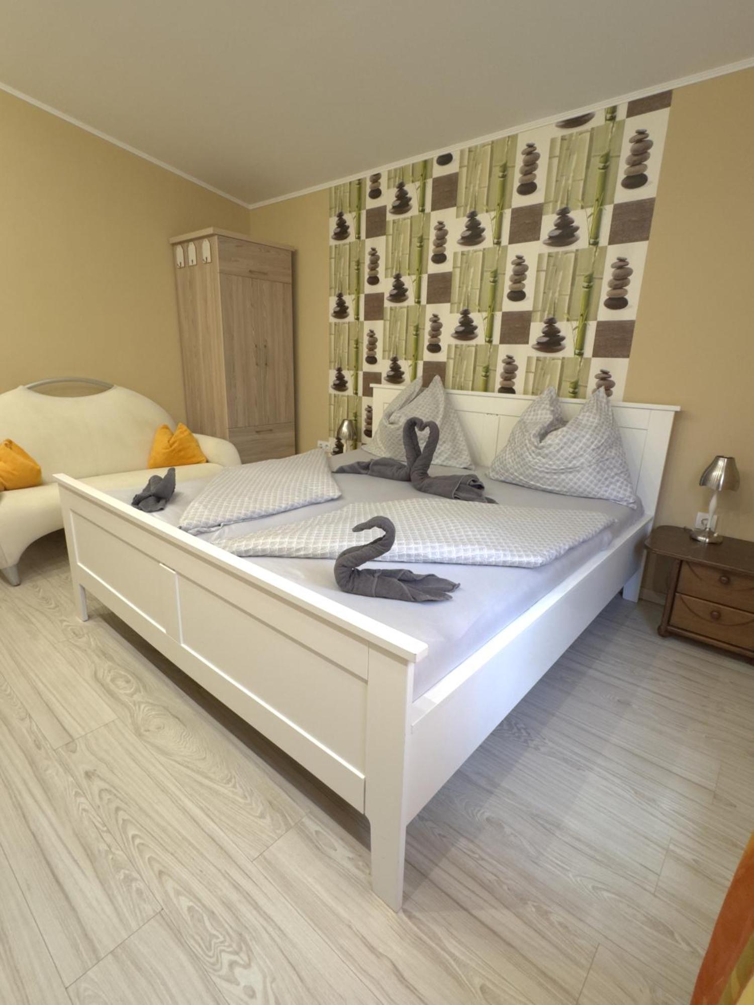 Rozsa Apartman Alsoors Room photo