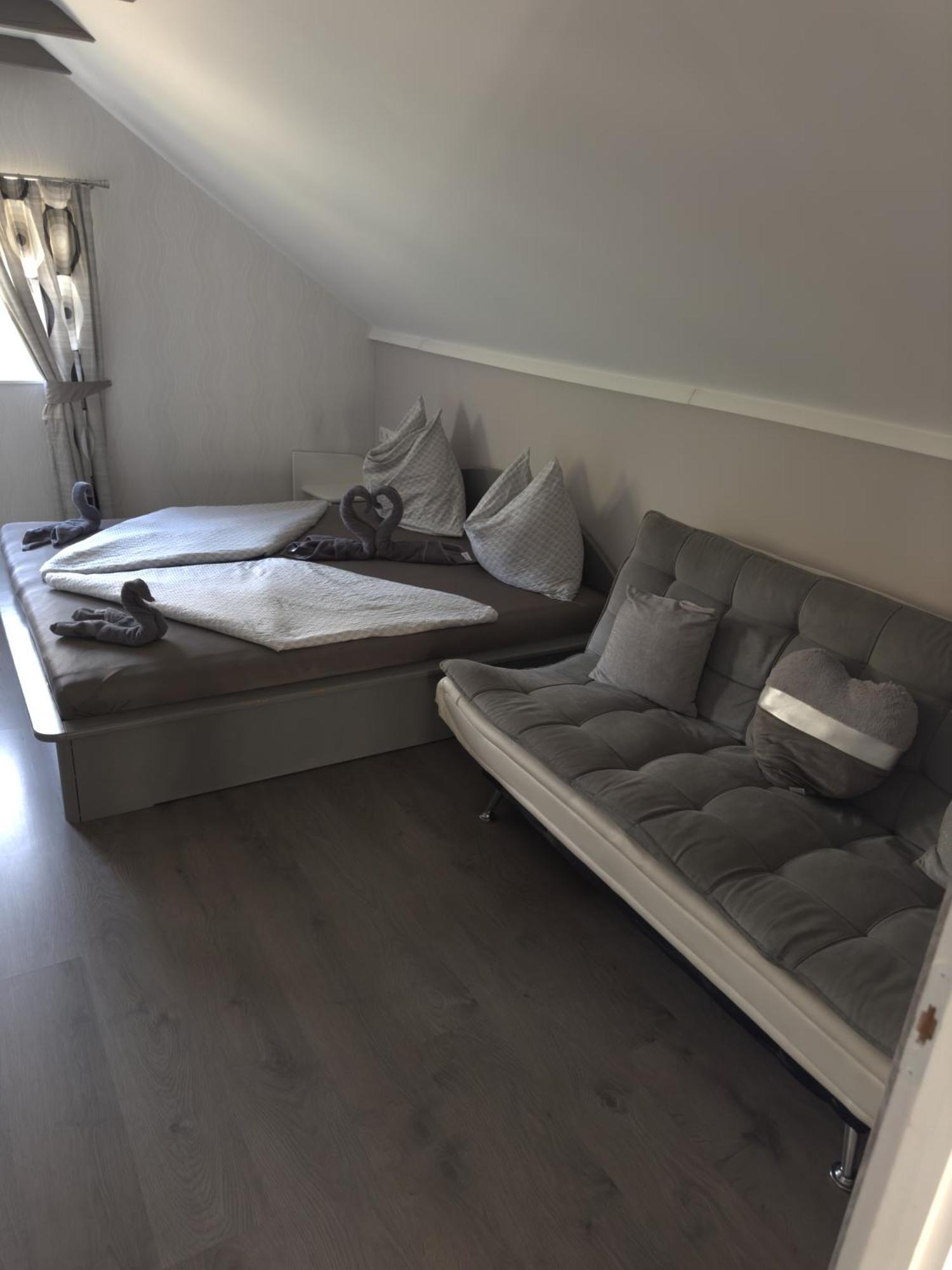 Rozsa Apartman Alsoors Room photo